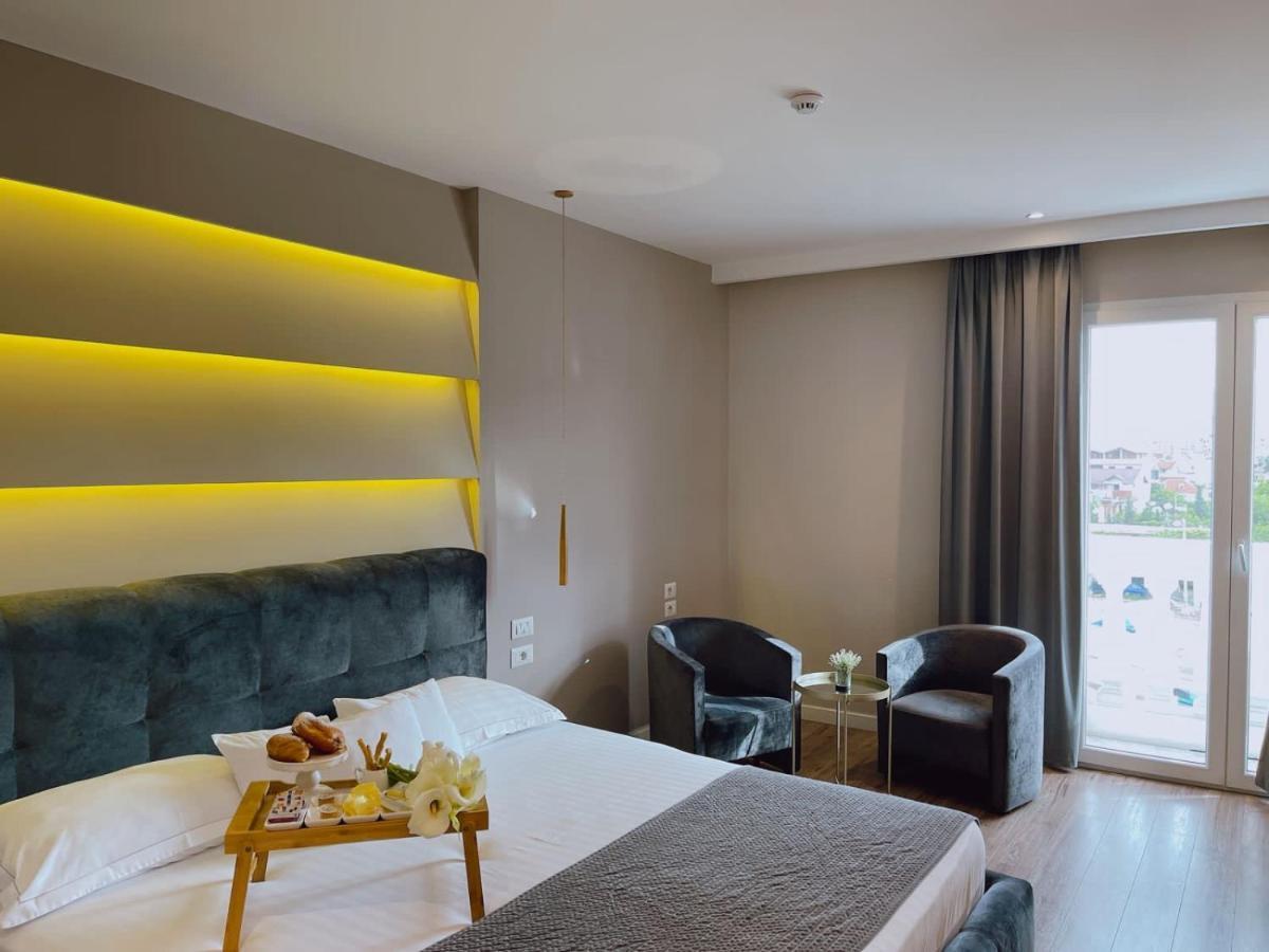 Light Hotel Тирана Экстерьер фото